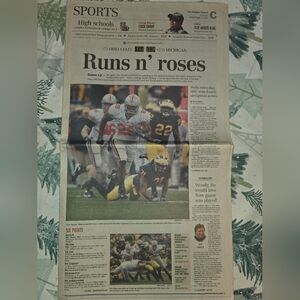 November 18, 2007, Columbus Dispatch Ohio State Buckeyes! Runs n' Roses!